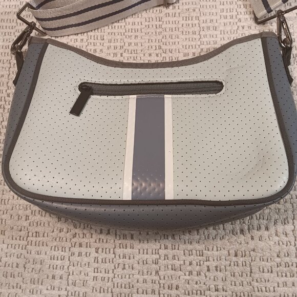 HAUTE SHORE women's 'Blair' Crossbody color block adjustable guitar strap purse - Picture 4 of 15